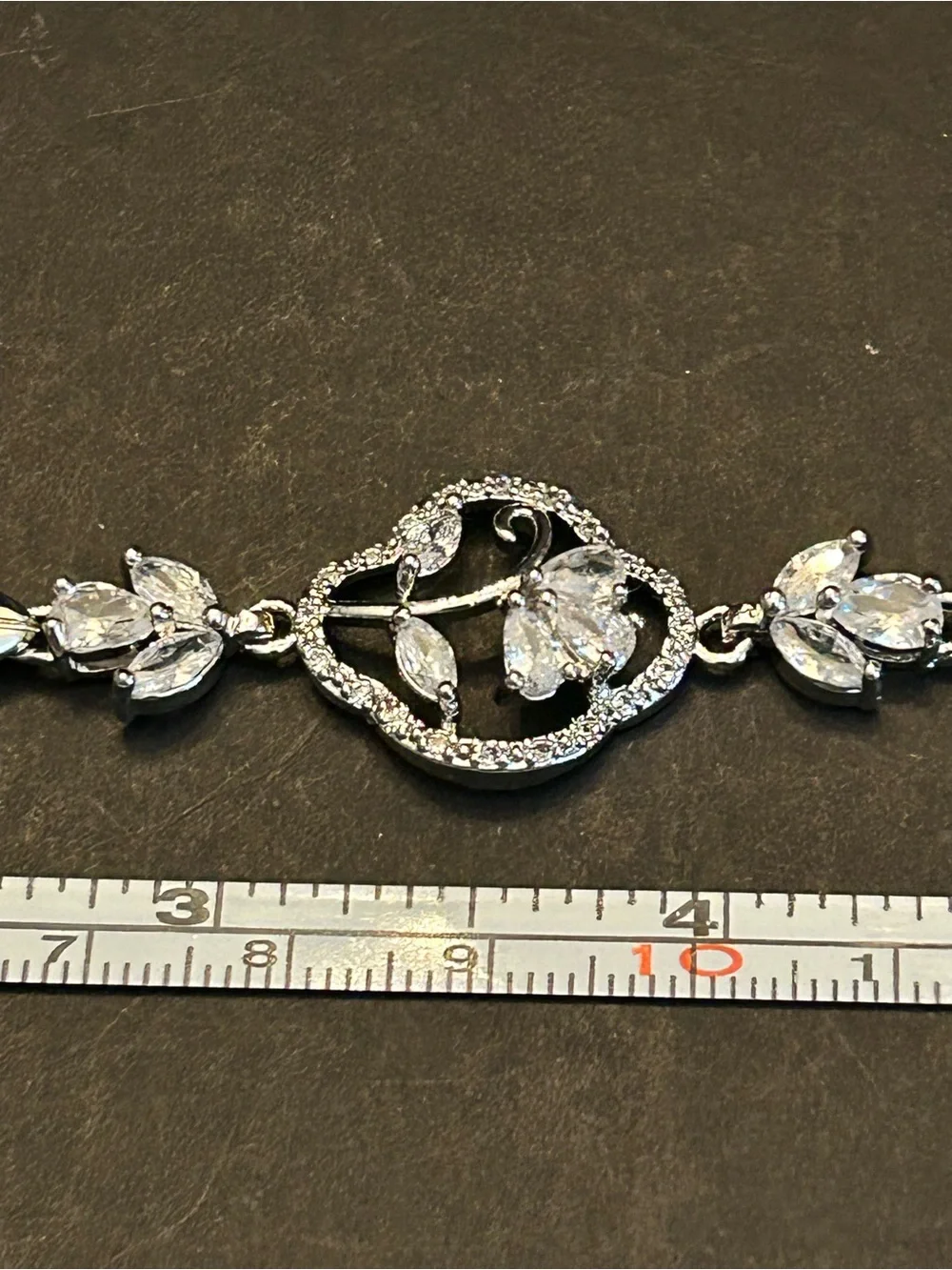 Silver-tone Floral Crystal Link Bracelet 7” With a 1” Extender Brand New